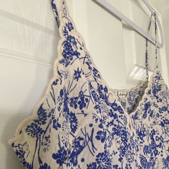 Free People Cropped Blue and White Floral Cami - Picture 4 of 5